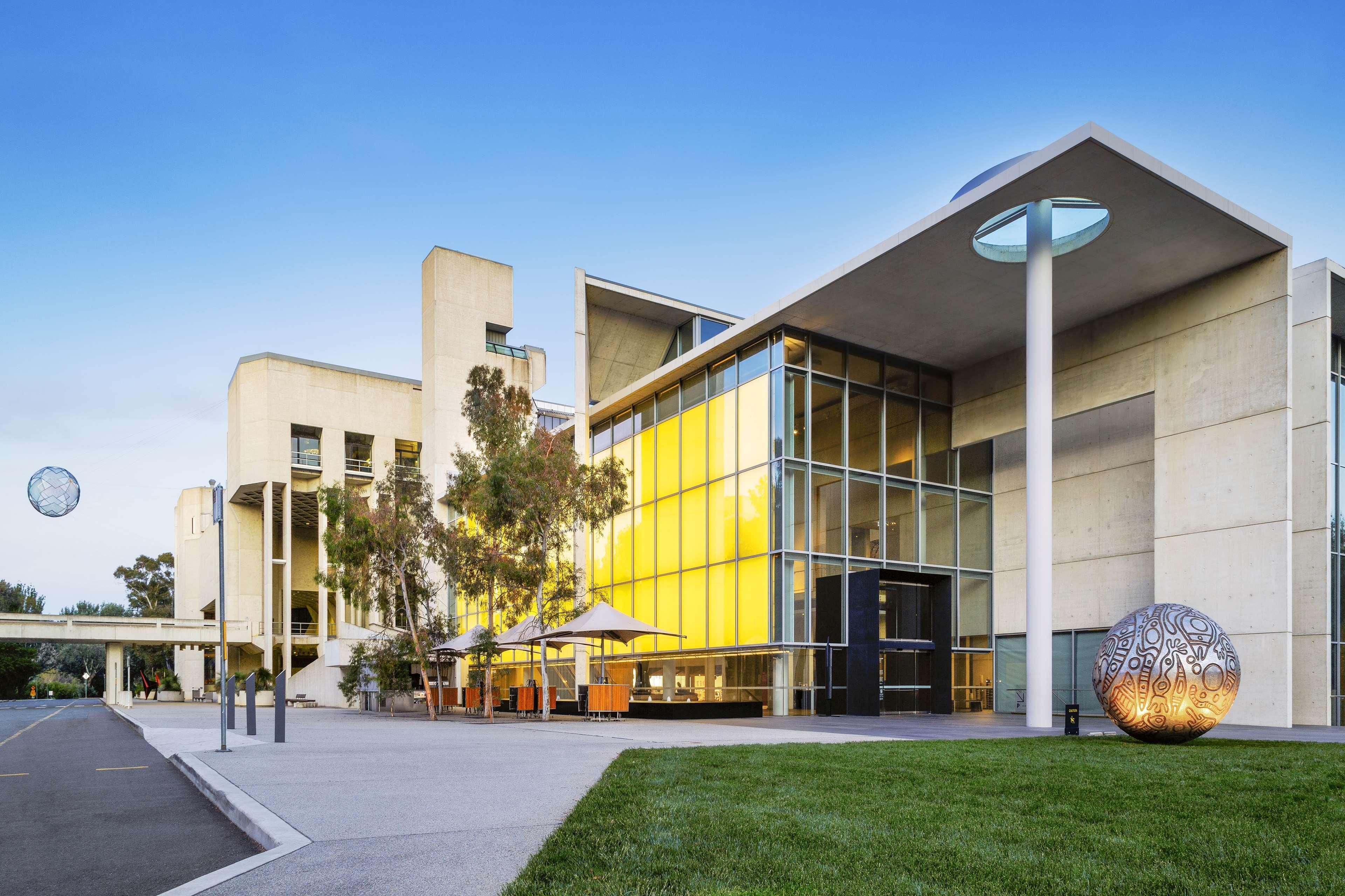 Hyatt Hotel Canberra - A Park Hyatt Hotel Exterior photo