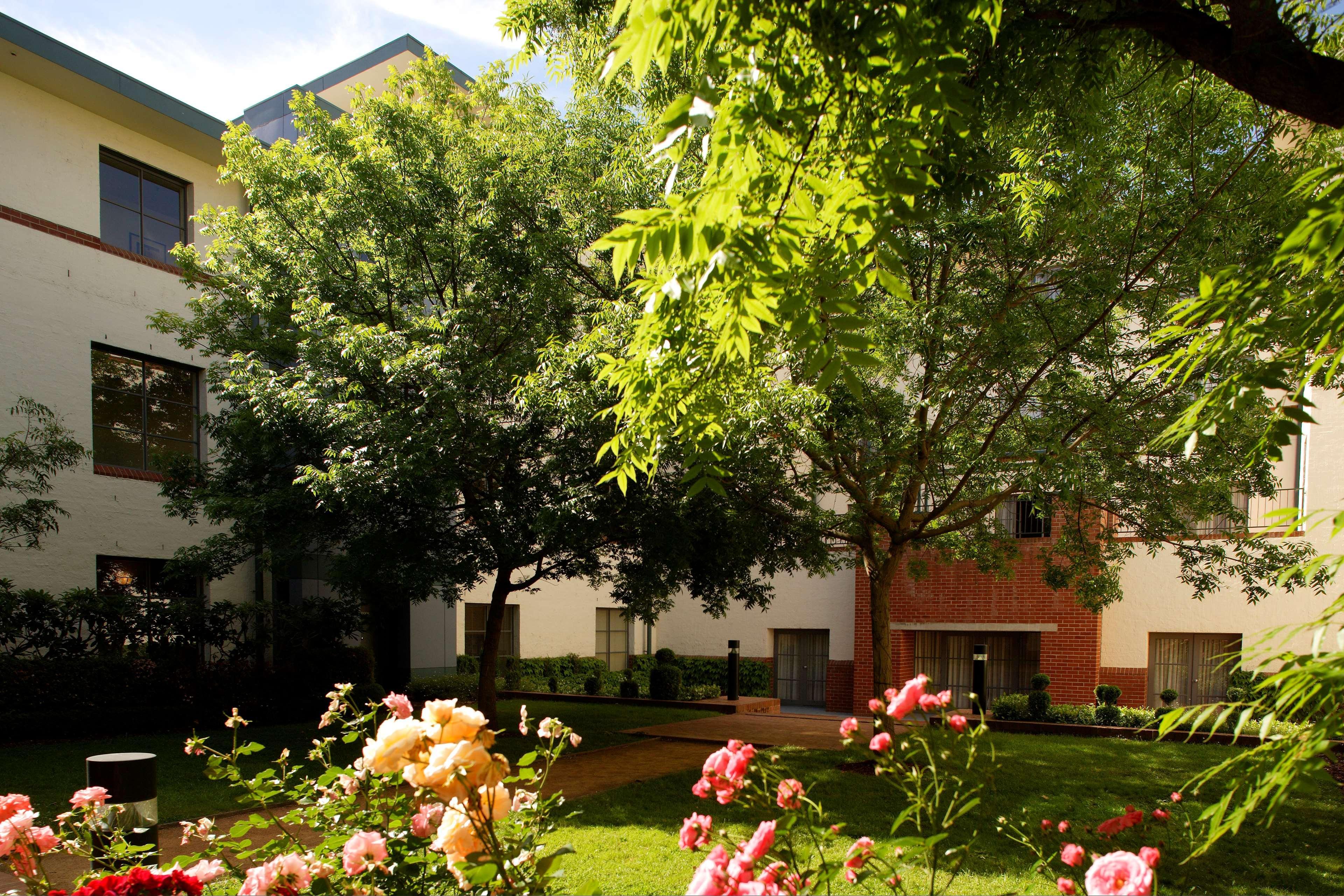 Hyatt Hotel Canberra - A Park Hyatt Hotel Exterior photo