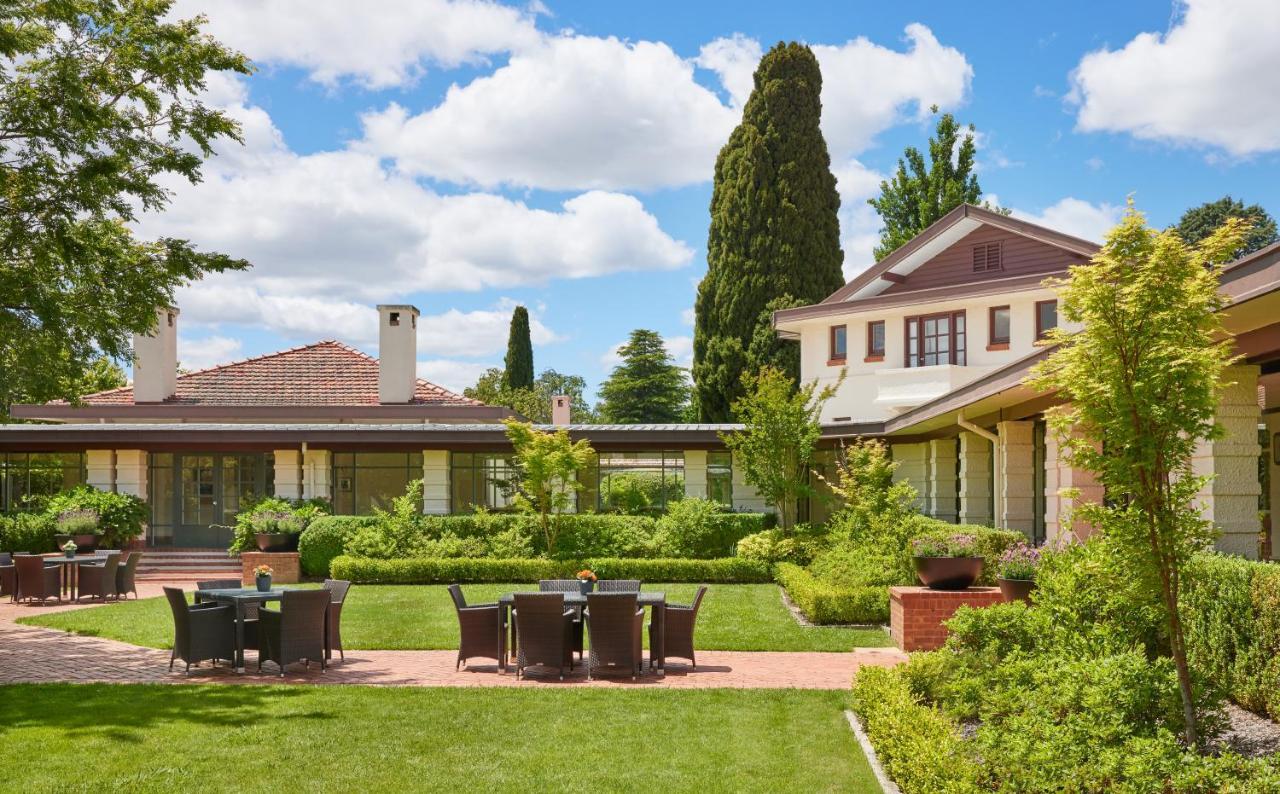 Hyatt Hotel Canberra - A Park Hyatt Hotel Exterior photo